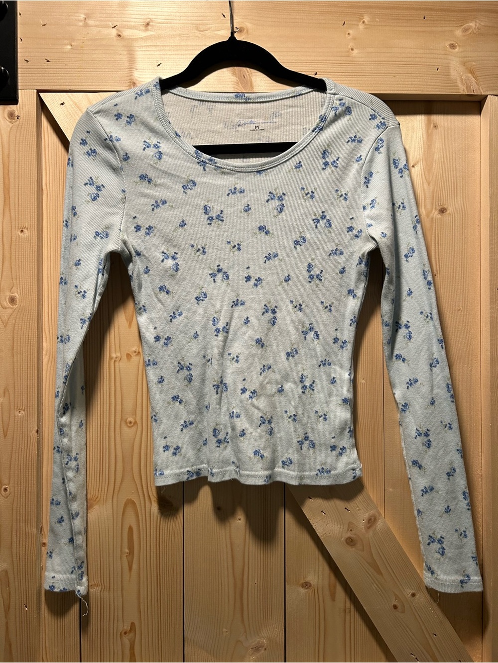Aeropostale Light Blue Floral Long Sleeve Scoop Tee